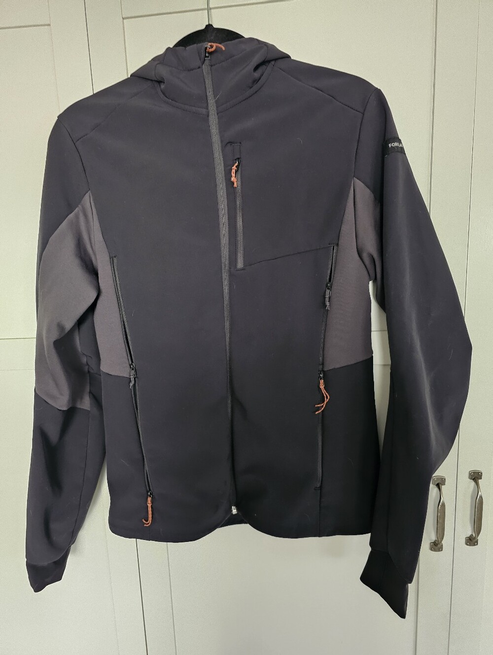 Decathlon Forclaz MT500 Windwarm Softshell Jacket Black Gray Men’s Small Exc